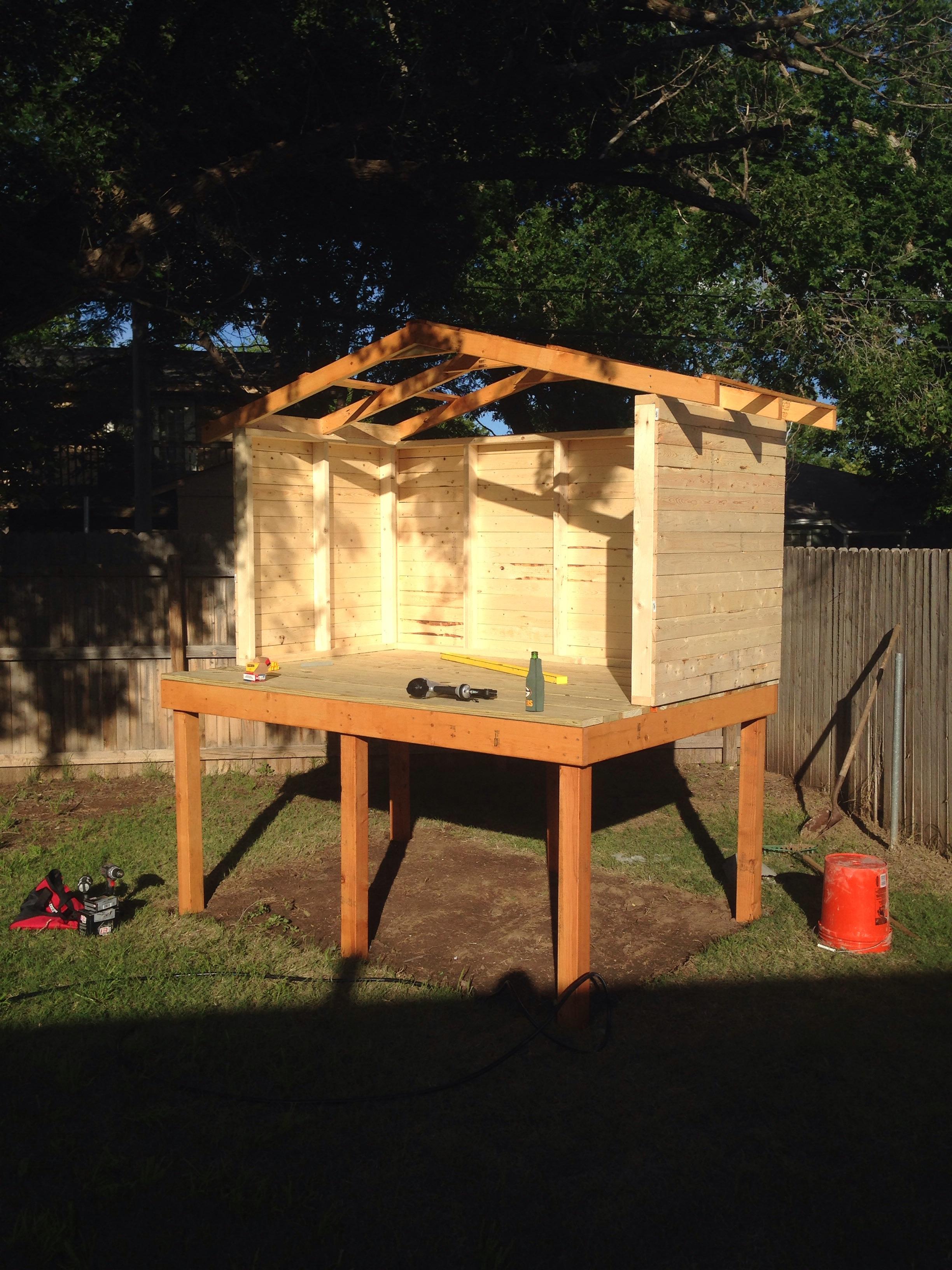 Dad Chronicles His DIY Backyard Fort Project