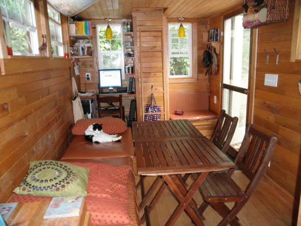 slide_259535_1688367_free-600x450